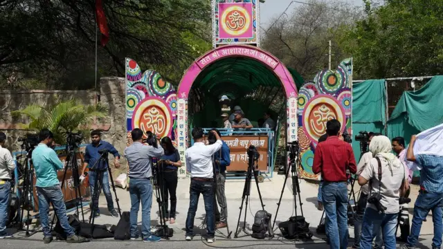 आसाराम, अहमदाबाद, अत्याचार