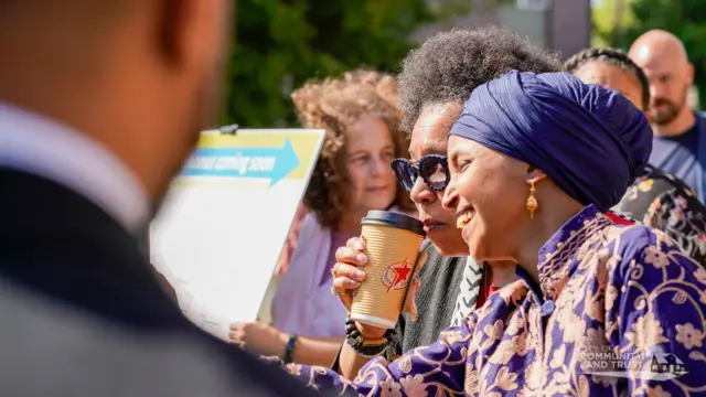 Warbaahinta garabka midig ayaa faafiyay hadal si qaldan loo turjumay oo ay Ilhaan Cumar ku dhaliishay heshiiska Itoobiya iyo Somaliland 