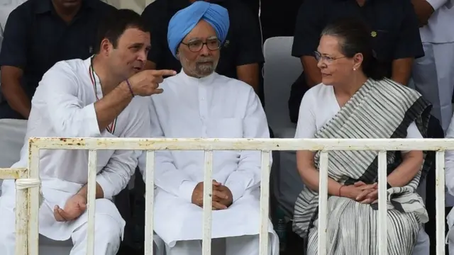 રાહુલ ગાંધી, મનમોહન સિંહ, સોનિયા ગાંધી