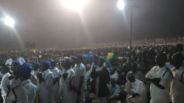 Taron mutane a cikin daren ranar 28 ga watan Oktoba 2020 a jihar Bauchi a arewacin Najeriya, lokacin da suka halarci bikin Maulidin Annabi Muhammad