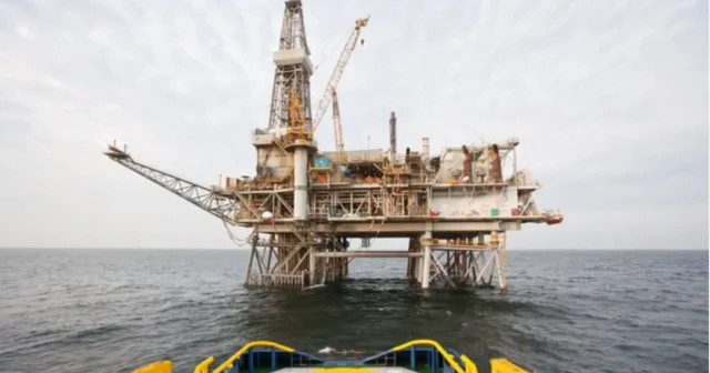 Qlobal neft qiymətlərinin artması Azərbaycana milyardlarla əlavə gəlir gətirə bilər.