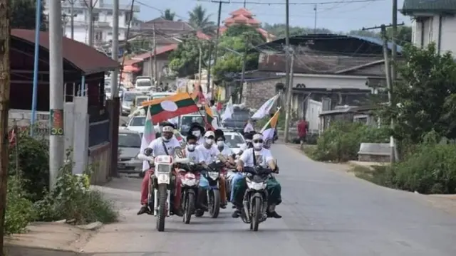 SNLD ထောက်ခံသူများ မဲဆွယ် လှည့်လည့်စဉ်