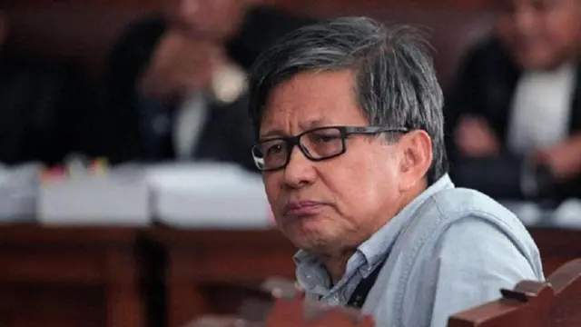 Rocky Gerung dilaporkan relawan Jokowi ke Bareskrim Polri karena disebut menghina presiden.