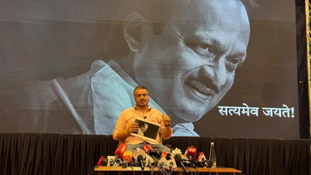 अजित पवारांच्या अपघातात रोहित पवारांना घातपाताची शंका, प्रेझेंटेशनद्वारे केलं अनेक दावे