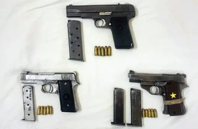 पंजाब पुलिस ने पटियाला में लॉरेंस बिश्नोई गैंग से जुड़े दो लोगों से ये हथियार 27 मई, 2024 को गिरफ़्तार किए थे 