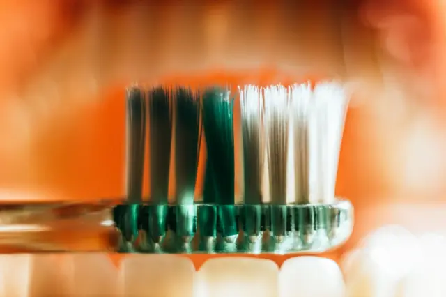 પ્રેમલાલ, ઍક્સ-રે, બ્રશ ગળામાં ફસાઈ ગયું, વિચિત્ર ઘટના, શ્રીલંકા, બીબીસી ગુજરાતી