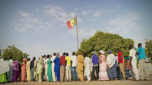 Wasu daga cikin al'ummar Senegal a kan layin jefa ƙuri'a ranar 24 ga watan Maris 2024