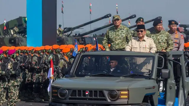 Militer, prada Lucky