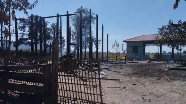 ပြီးခဲ့တဲ့ရက်ပိုင်းအတွင်း မီးရှို့ခံခဲ့ရတဲ့ ထီးချိုင့်မြို့အနီးက ဆူးပုတ်ချောင်ရွာ 