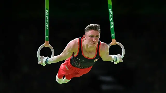 વર્ષ 2018ની કૉમનવેલ્થ ગેમ્સમાં તેઓ ત્રણ સુવર્ણ ચંદ્રક જીત્યા હતા