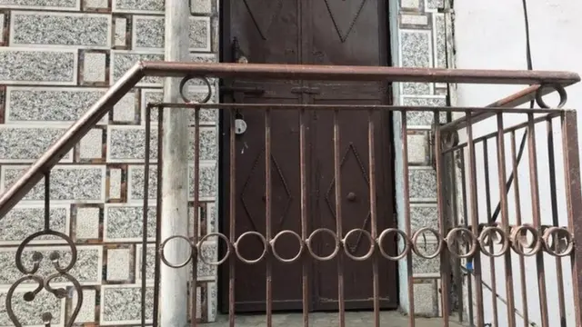 लोनीमधल्या बंथला गावातलं परवेश गुर्जर यांचं घर