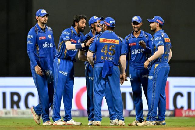 மும்பை ஹைதராபாத்