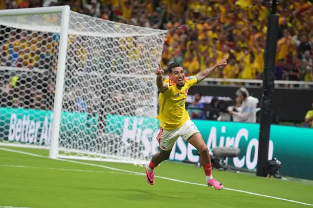 Daniel Munoz'un gol sevinci