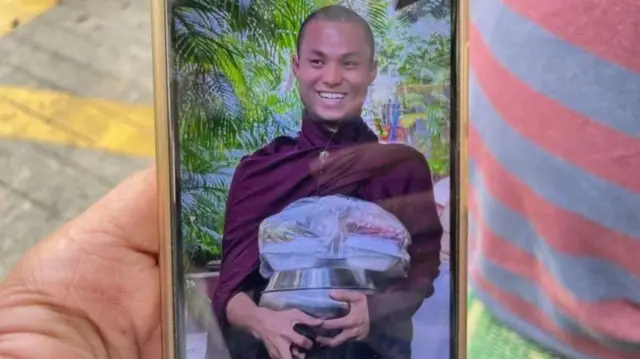 जेव्हा भूकंप आला त्यावेळी 29 वर्षीय यू थुझाना बौद्ध अकादमीमध्ये परीक्षा देत होता.