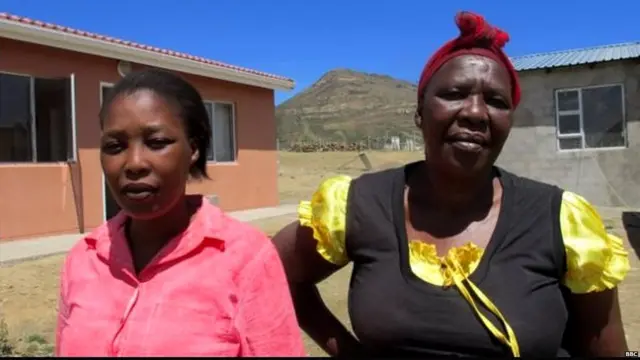 अपनी बेटी सिफोकाज़ी के साथ नोक्यूबॉन्गा