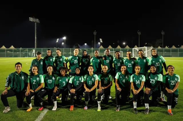 صورة جماعية للمنتخب السعودي للسيدات 