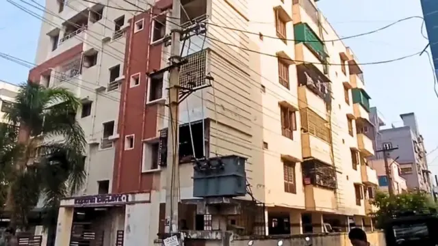 وہ عمارت جس میں رویندر کرائے پر رہتے تھے اور جہاں مونیکا کا قتل ہوا