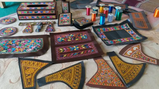 چمڑِے کے دستکار