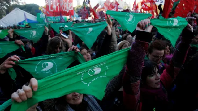 Manifestantes pró-aborto