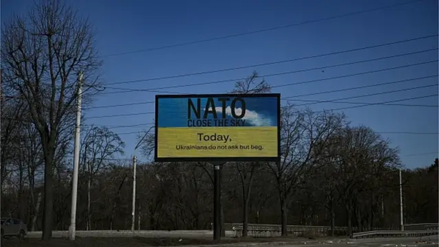 У березні 2022 року Україна безрезультатно благала НАТО "закрити небо" від російських ударів. Але згодом отримала багато зброї від окремих країн-членів альянсу