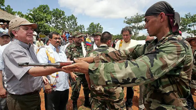 Desmovilización de paramilitares colombianos.