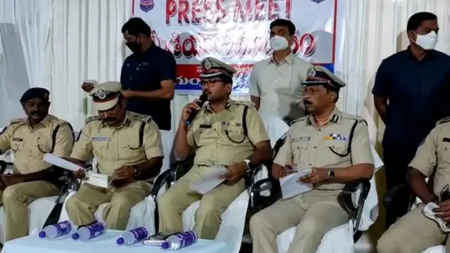 పోలీసులు