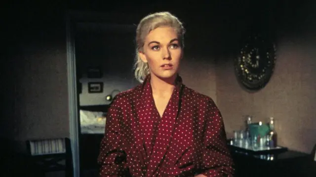 بطلة الفيلم كيم نوفاك