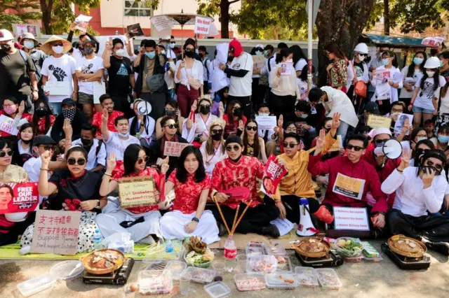 Paing Takhon, Myanmar