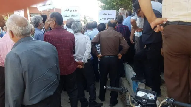 تجمع اعتراضی بازنشستگان تامین اجتماعی ساری