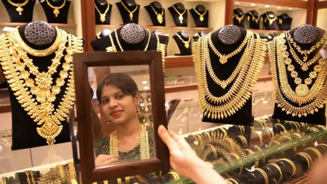 महिला, सोना, निवेश