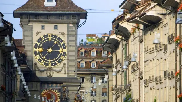 दीवार घड़ी, बर्न