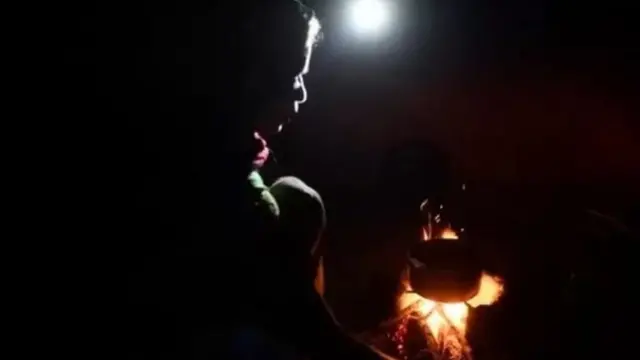 गुजरात का गांव जहां बिजली नहीं आई