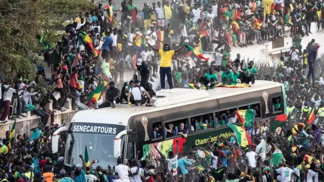 Senegal football team ride coach