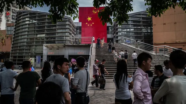 广东深圳一侧的沙头角中英街入口（4/4/2016）