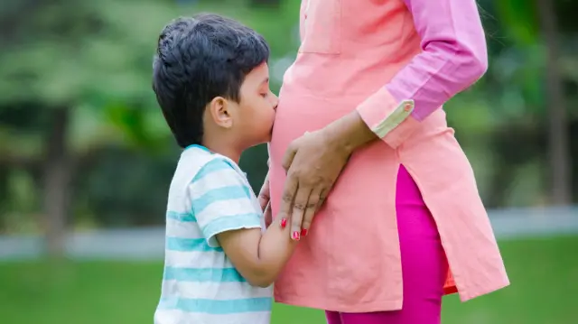 இரண்டாவது முறை கர்ப்பம் தரிப்பதால் 'கவனம் செலுத்தும் திறன் அதிகரிக்கிறது' – ஆய்வு கூறுவது என்ன?