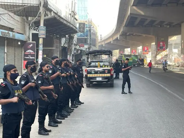 উত্তরায় র‍্যাব পেট্রল সকাল সাড়ে আটটা