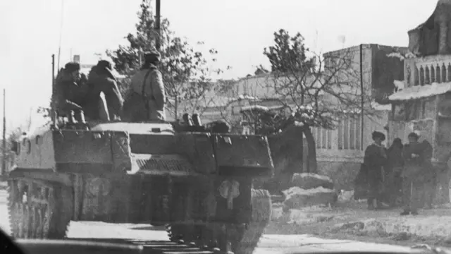 साल 1979 में अफ़ग़ानिस्तान में मौजूद सोवियत टैंक