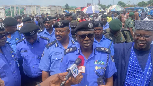 Ọga ọlọpaa Eko atawọn ikọ rẹ bẹ arakunrin tawọn ọlọpaa ṣe aṣemaṣe si ni Agege