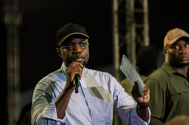 Le Premier ministre sénégalais a tenu un grand rassemblement à Dakar avec ses partisans. Il s'est exprimé sur la situation politique, économique et sociale du pays.