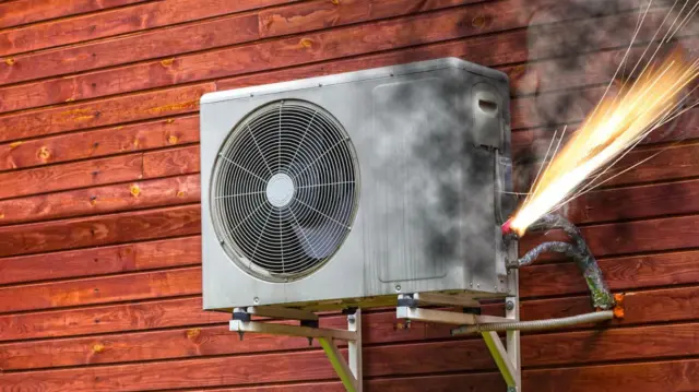 एसी में आग 