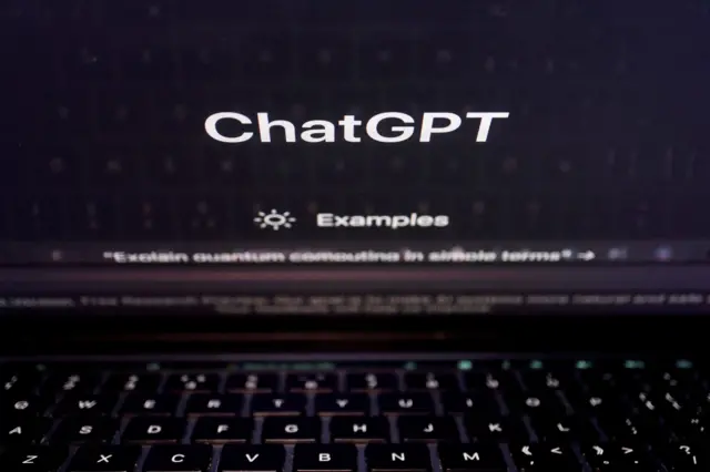 Tela de notebook aberta no ChatGPT