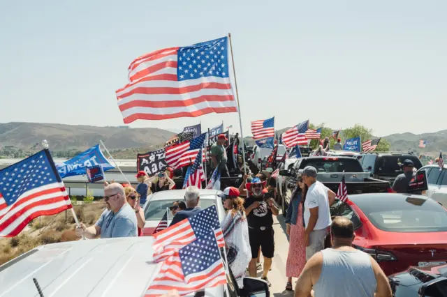 مظاهرة دعماً للرئيس السابق دونالد ترامب بعد إصابته