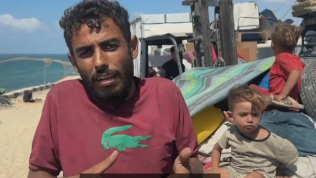 Qoshiqchi Maksim bilan porno seks tomosha qiling