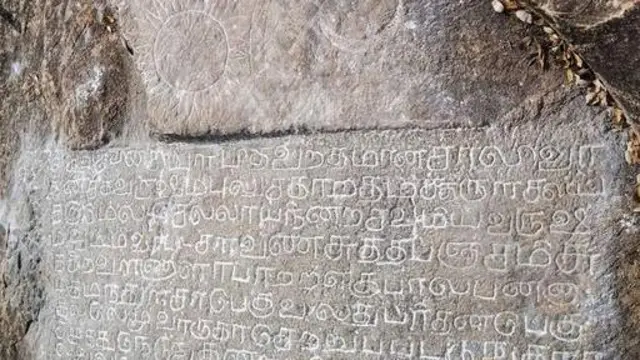 இந்து- முஸ்லிம் மக்கள் இணைந்து ஏற்றிய விளக்கு