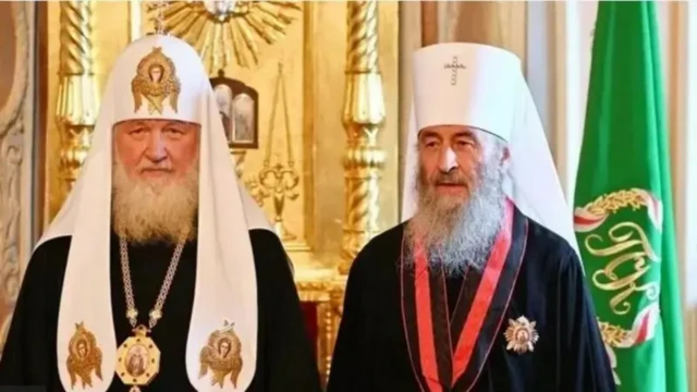 Патріарх Кирило і митрополит Онуфрій до того, як УПЦ оголосила рух від Москви у травні 2022 року