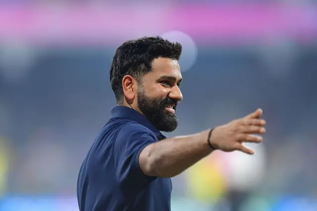  ஐசிசி ஆண்கள் டி20 உலகக் கோப்பை தொடரின் விளம்பர தூதரான ரோகித் ஷடரமா போட்டியை நேரில் காண வந்திருந்தார்