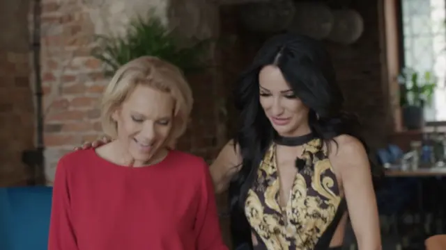 Kasia Madera w czerwonej bluzce i Justyna Steczkowska w zółto-czarnym topie