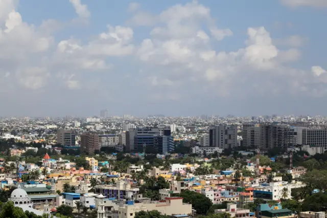 'நிலத்தடி நீரை உறிஞ்சுவதால் இறங்கும் நிலம்' - சென்னை கட்டடங்களுக்கு ஆபத்தா?