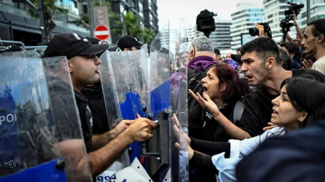 احتجاجات إسطنبول 