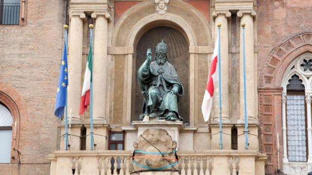 Statue de Grégoire XIII